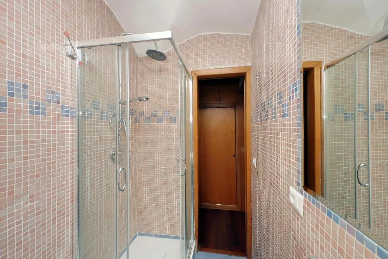 Colosseo Family Apartment Capo D'Africa Ac/Wifi Rome Italy